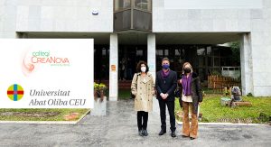 Signatura del conveni de col·laboració Col·legi CreaNova - Universitat Abat Oliba